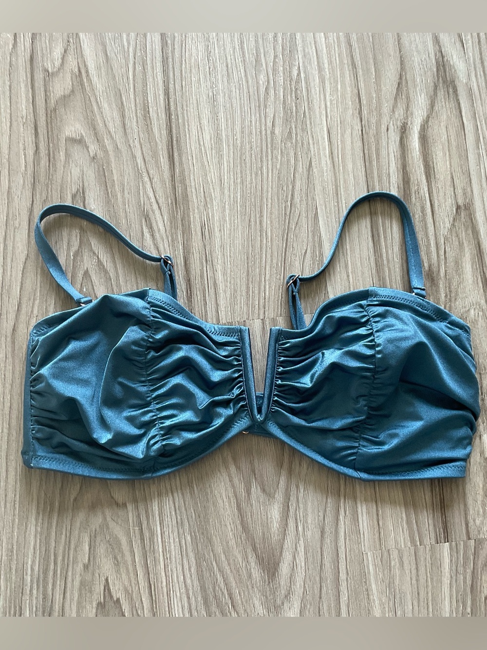 Shade N Shore Shiny Blue Plunge Bikini Top Underwire Size 36D Pool Beach